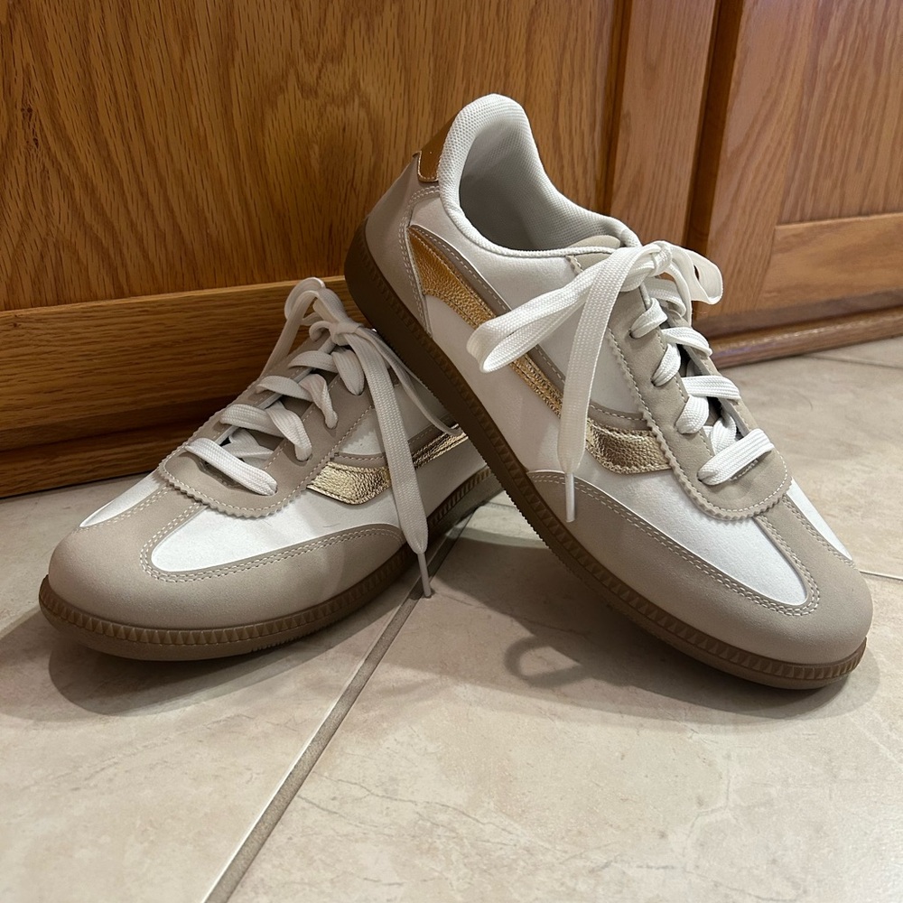 New Maurice’s SuperCush Demi Retro Women’s Sneakers 10M